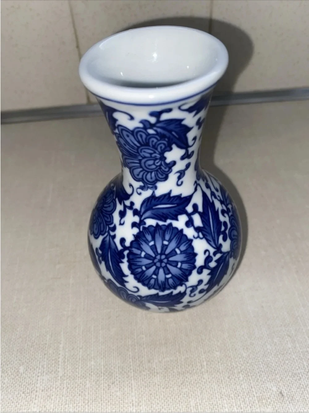 Vintage Bombay Blue and White Porcelain Bud‎ Vase Chinoiserie Floral